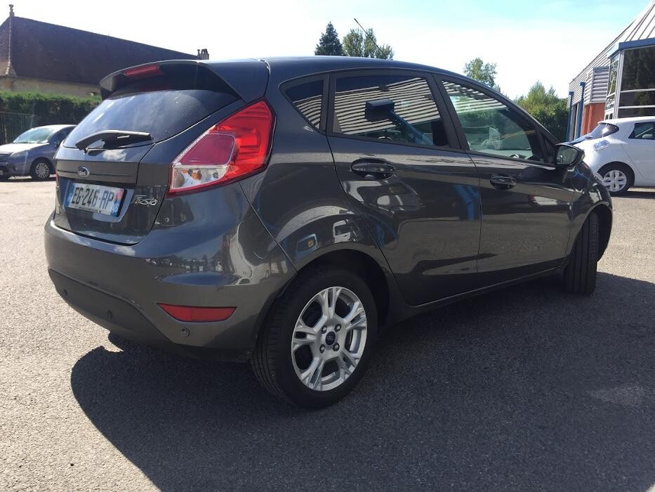 Images Avis Location Voiture - Salles La Source