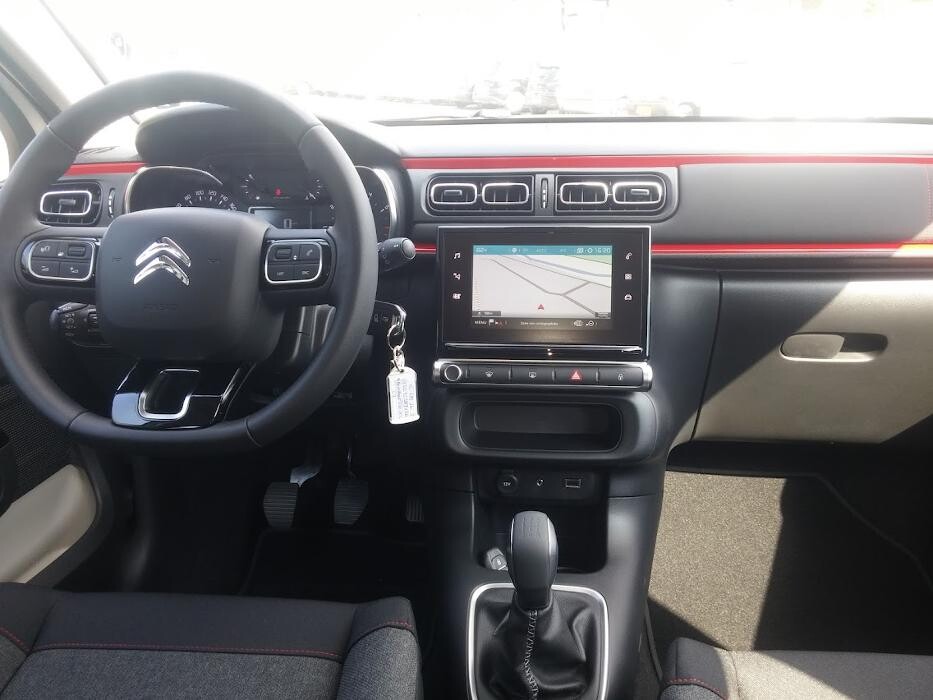 Images Avis Location Voiture - Salles La Source