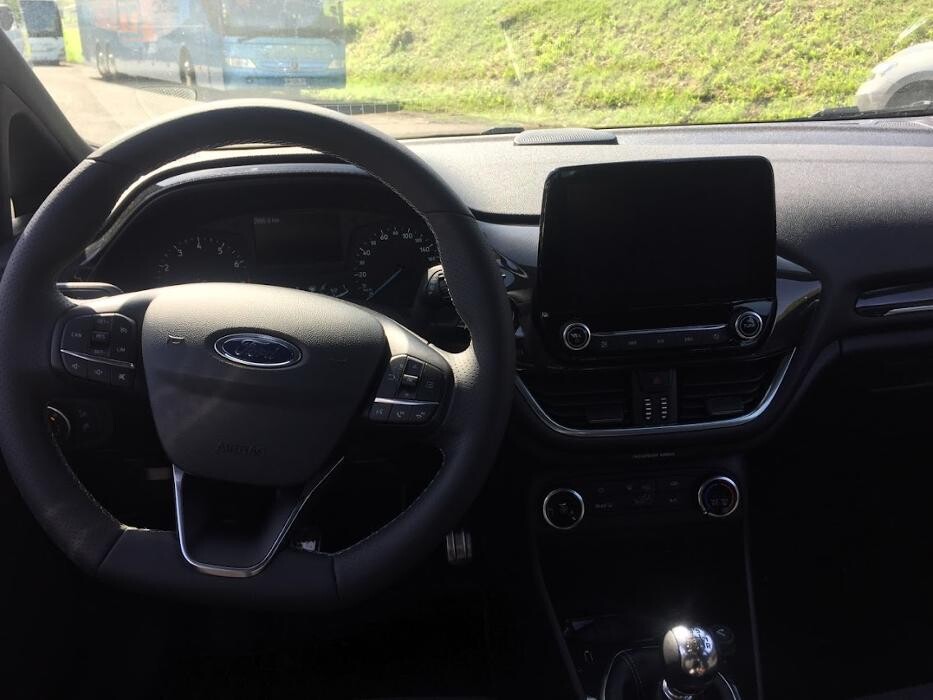 Images Avis Location Voiture - Salles La Source