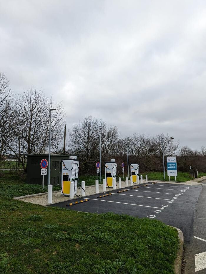 Images Shell Recharge Charging Station