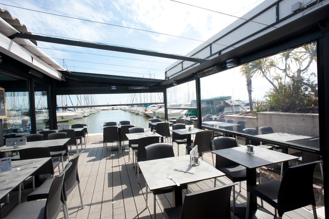 Images Azur Bâches & Stores à Hyères