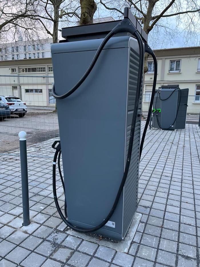 Images Shell Recharge Charging Station
