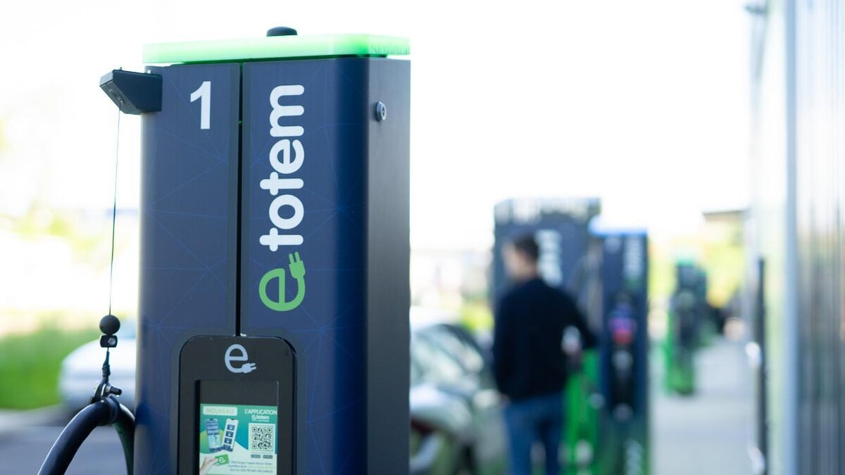 Images e-Totem Charging Station