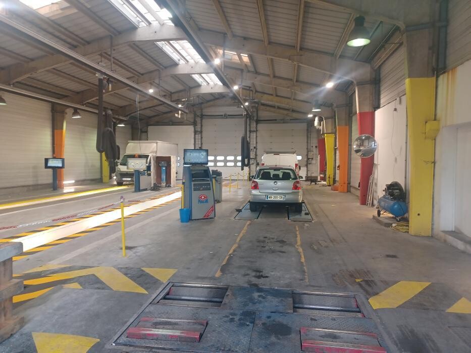 Images Centre de Contrôle Technique DEKRA