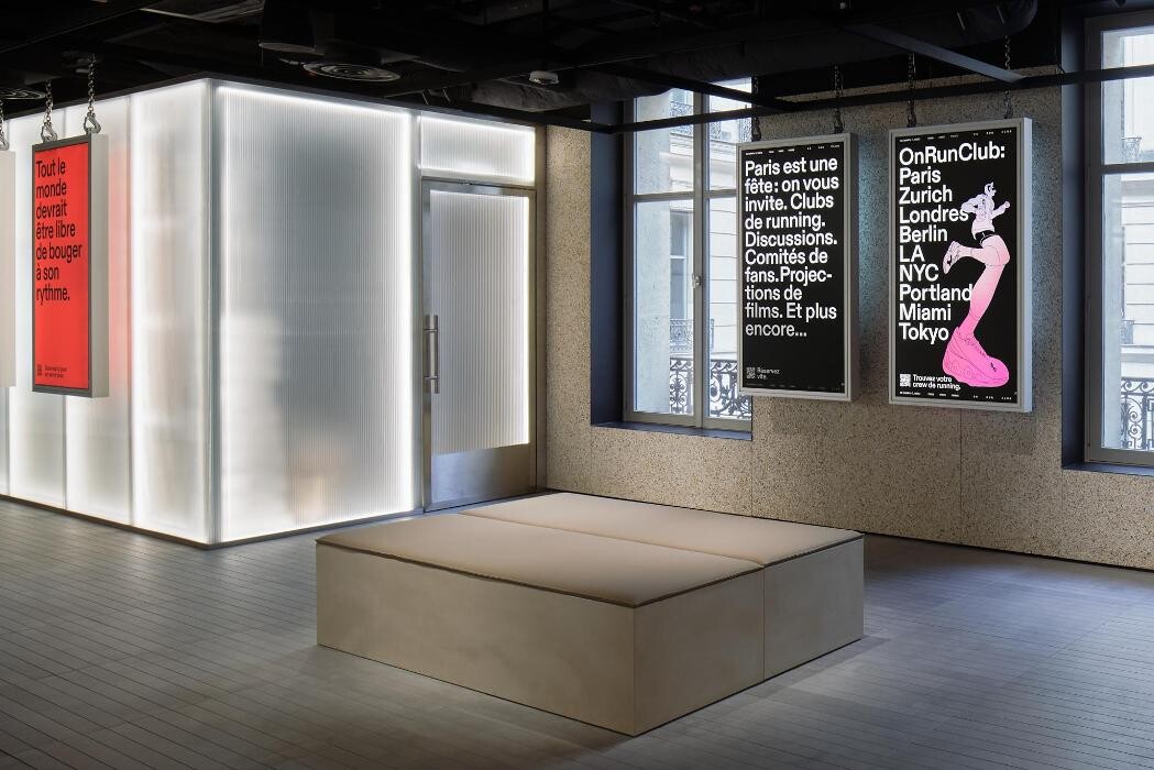 Images On Flagship Store Paris Champs-Élysées