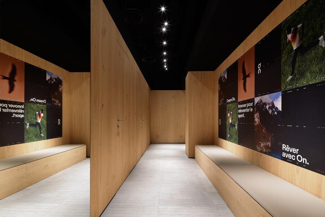 Images On Flagship Store Paris Champs-Élysées