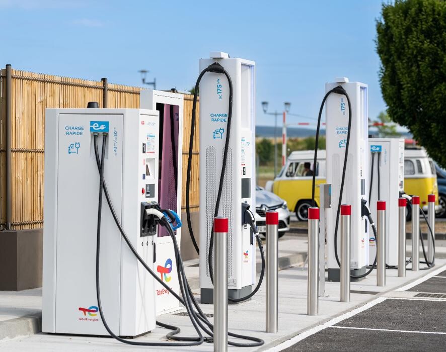 Images TotalEnergies Station de recharge