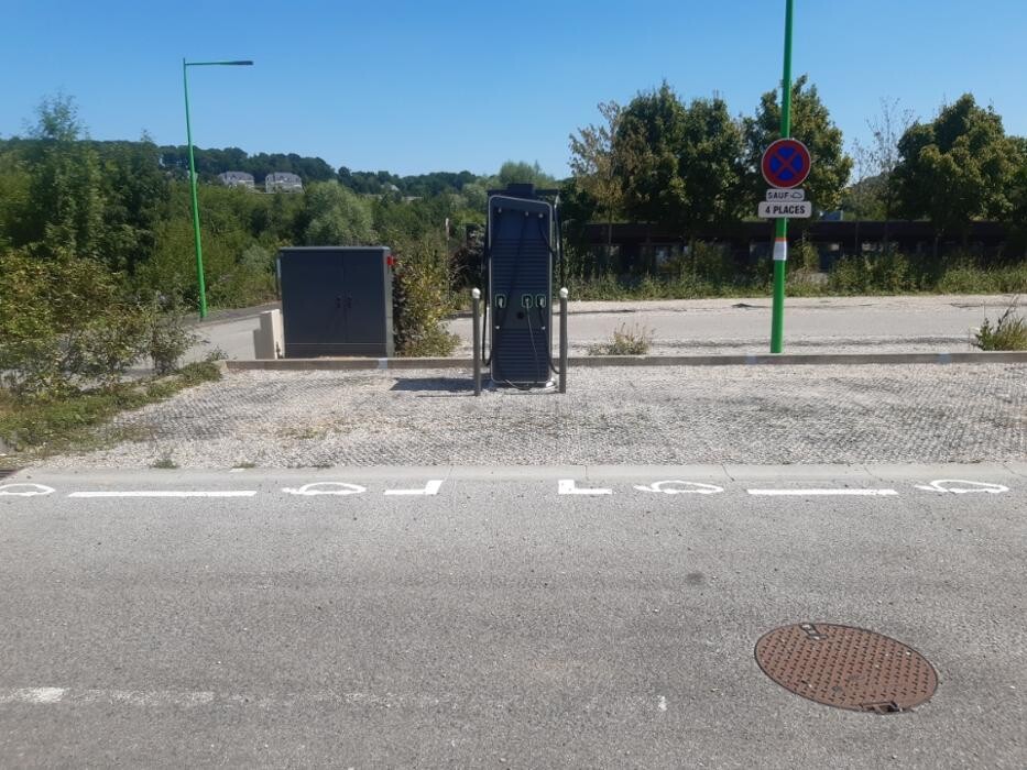 Images Shell Recharge Charging Station