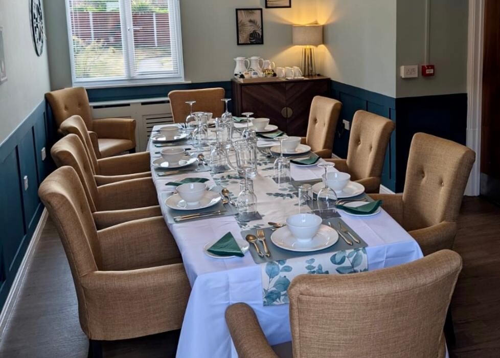 Images Newton Court Care Home - Bupa