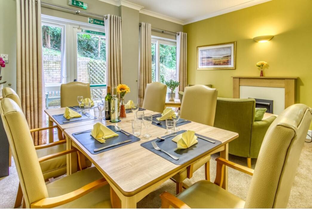 Images Norewood Lodge Care Home - Bupa