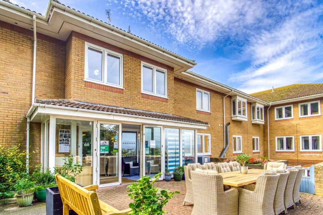 Images Norewood Lodge Care Home - Bupa
