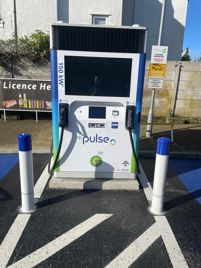 Images bp pulse Charging Station