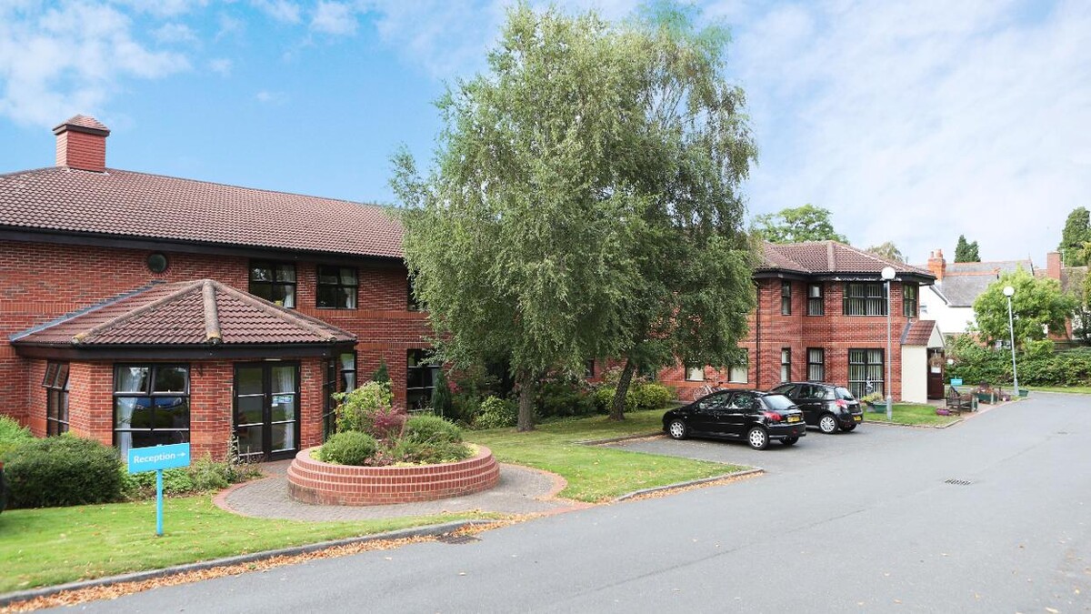 Images Aylesham Court Care Home - Bupa