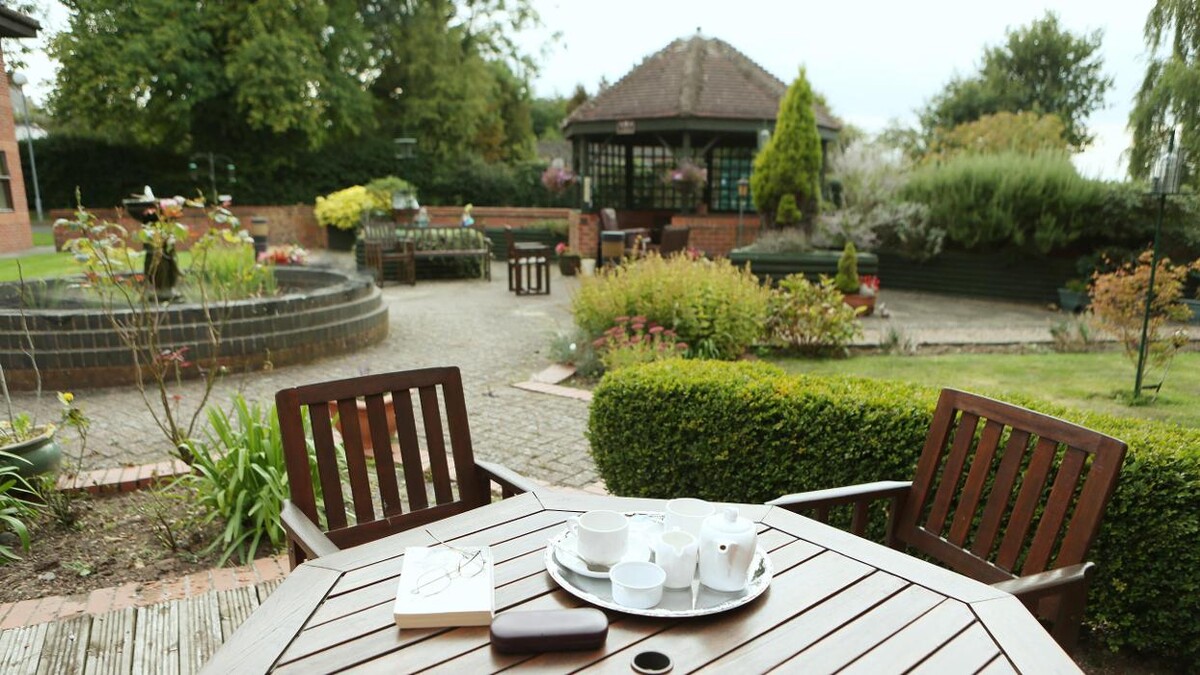 Images Aylesham Court Care Home - Bupa