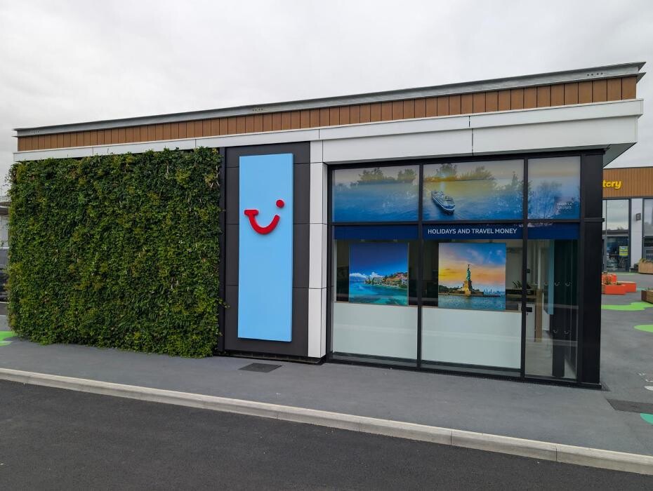 Images TUI Holiday Store