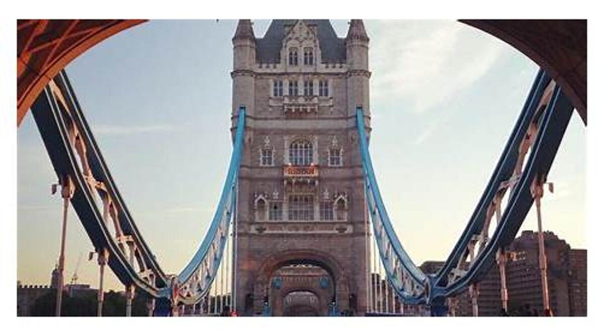 Images Budget Car Hire - London Victoria Train Station