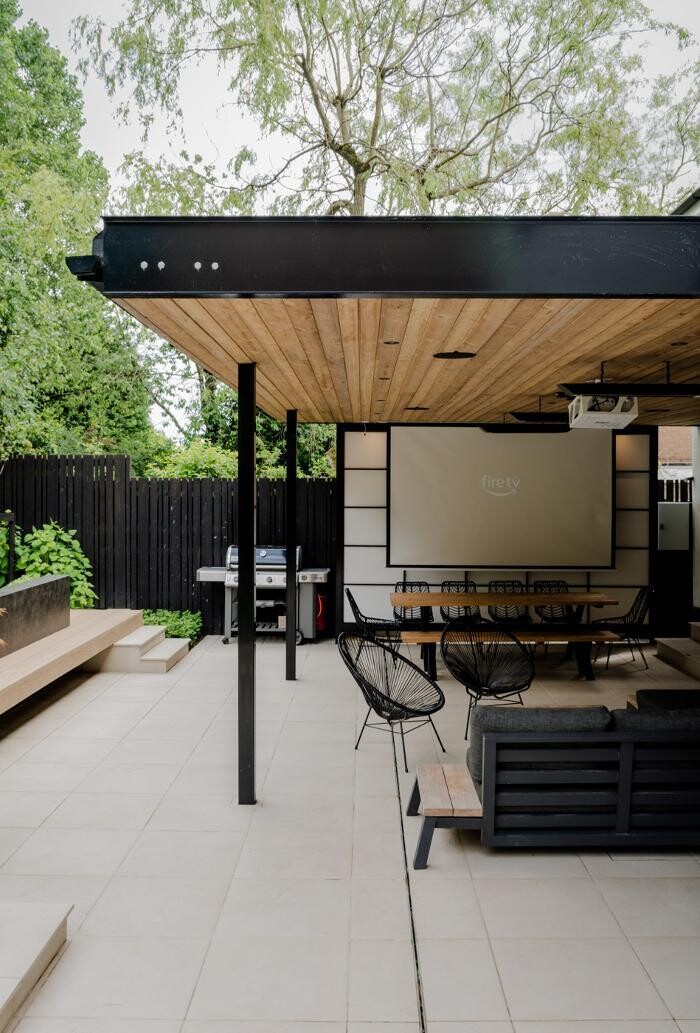 Images Robert Hughes Studio Ltd.