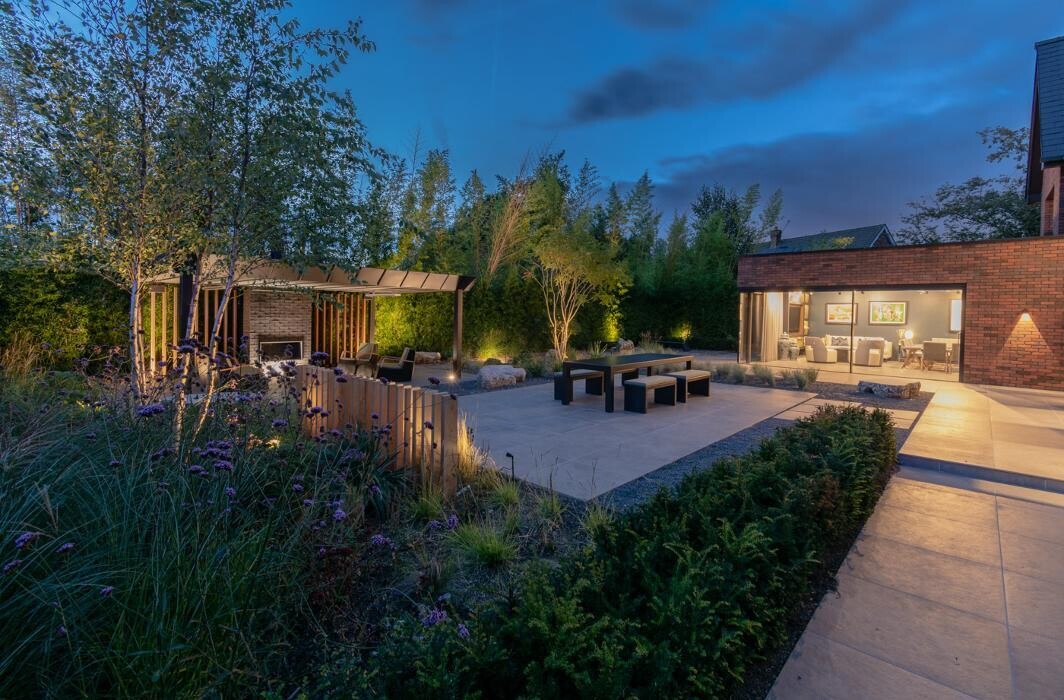 Images Robert Hughes Studio Ltd.