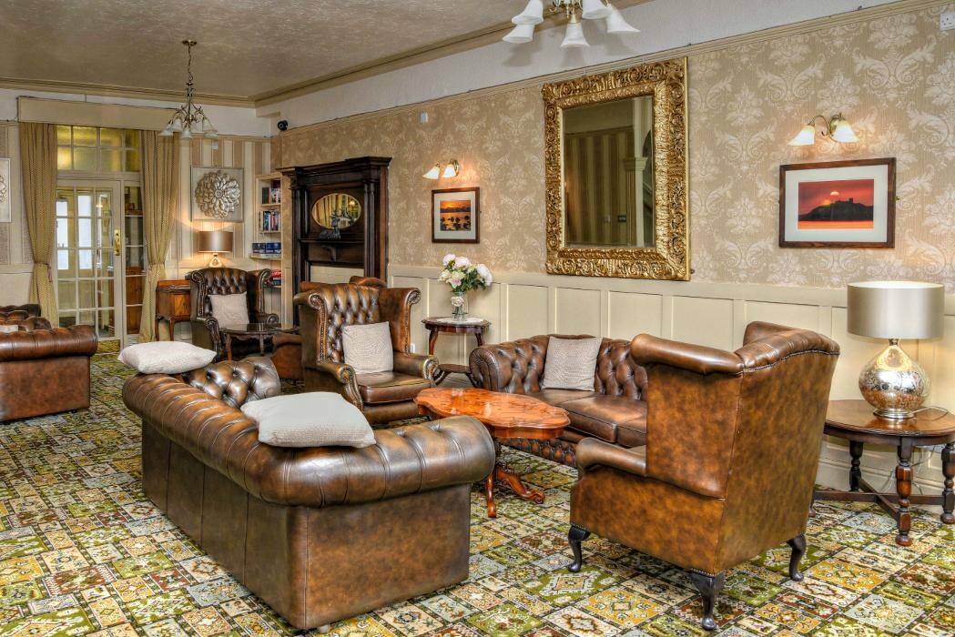 Images Lion Hotel