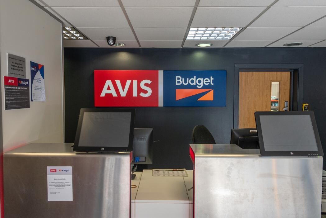 Images Avis Car Hire - Edinburgh City Centre