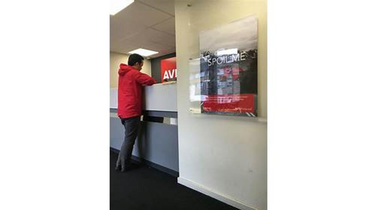 Images Avis Car Hire - Cardiff City Centre