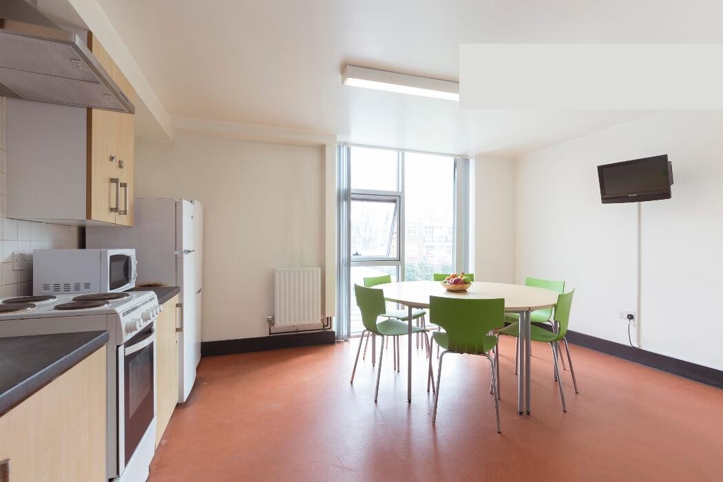 Images Davies Court (Canary Wharf)