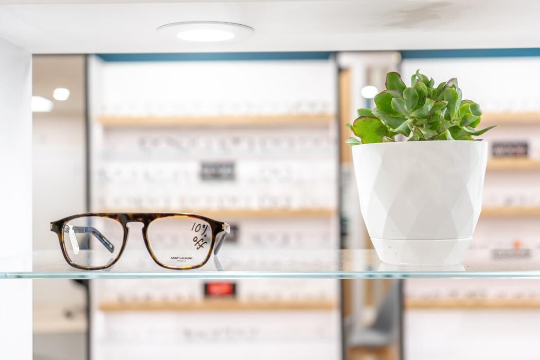 Images Gordon Thomas Opticians