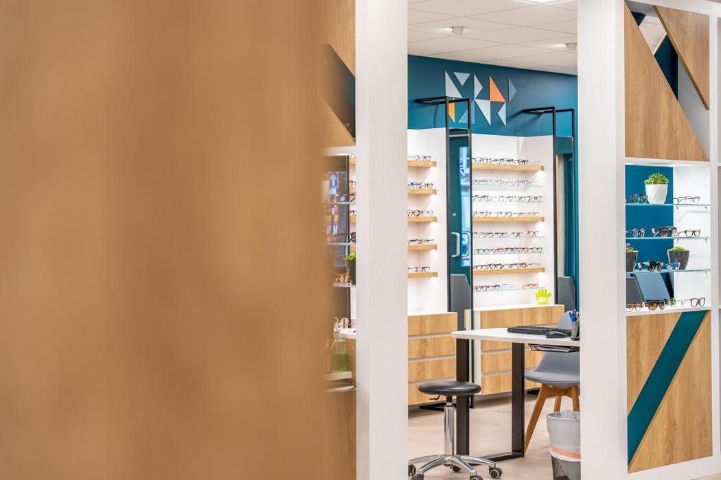 Images Gordon Thomas Opticians