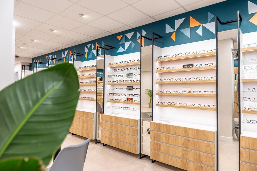 Images Gordon Thomas Opticians