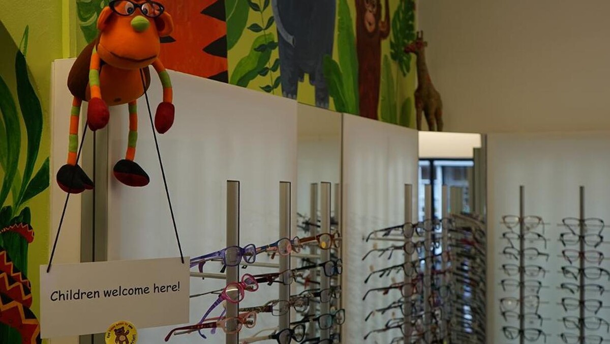 Images Dineen Opticians
