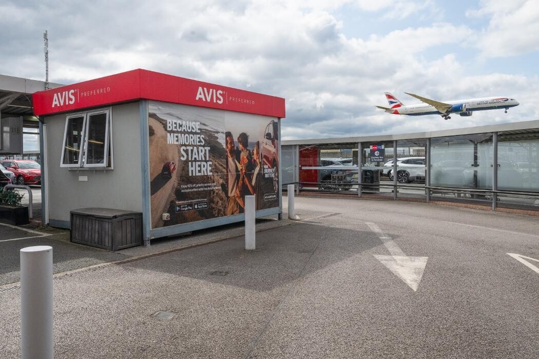 Images Avis Car Hire - Heathrow Airport T2, T3 and T4