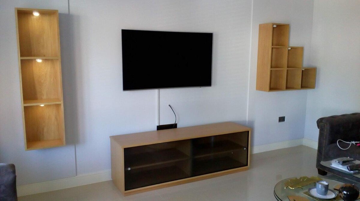 Images Ian O'Neil Bespoke Furniture