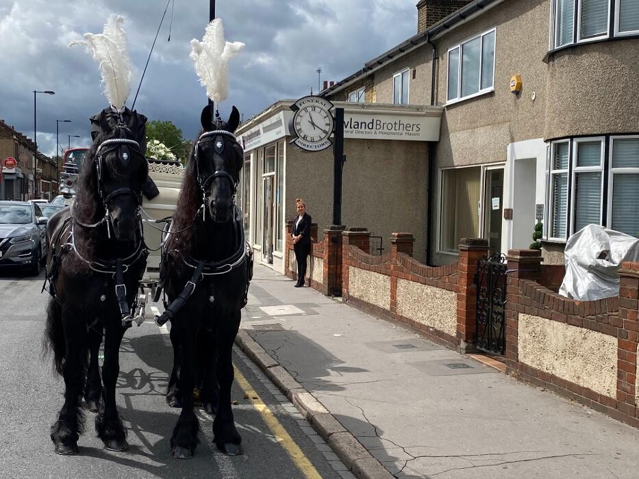 Images Rowland Brothers Funeral Directors