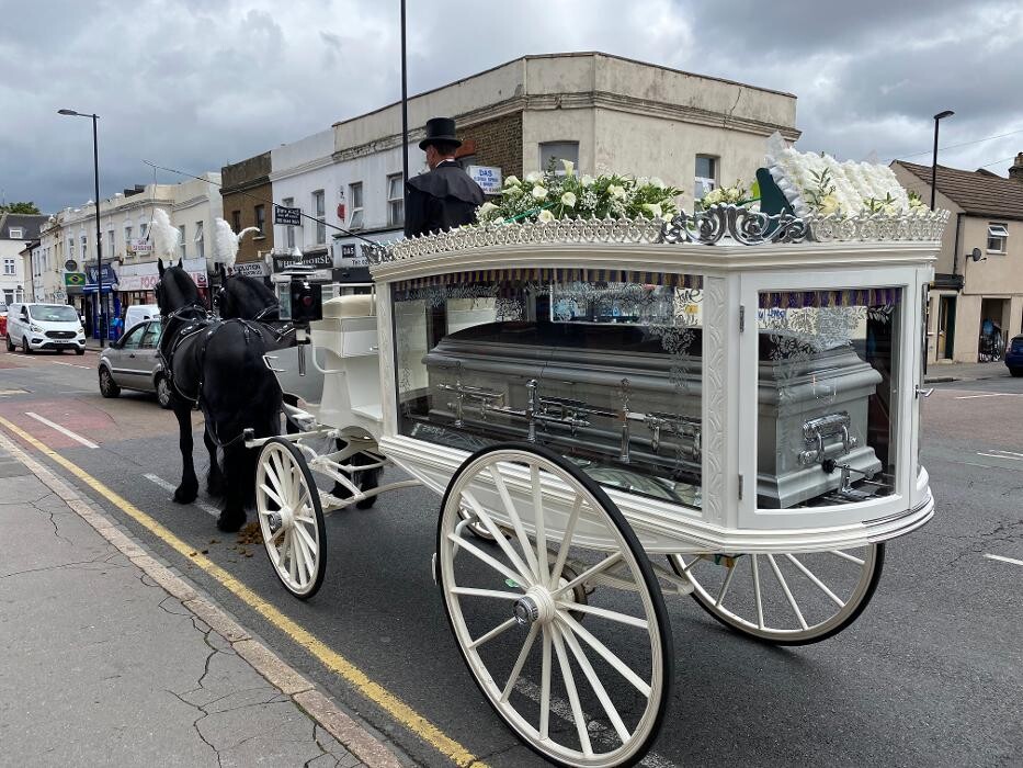 Images Rowland Brothers Funeral Directors