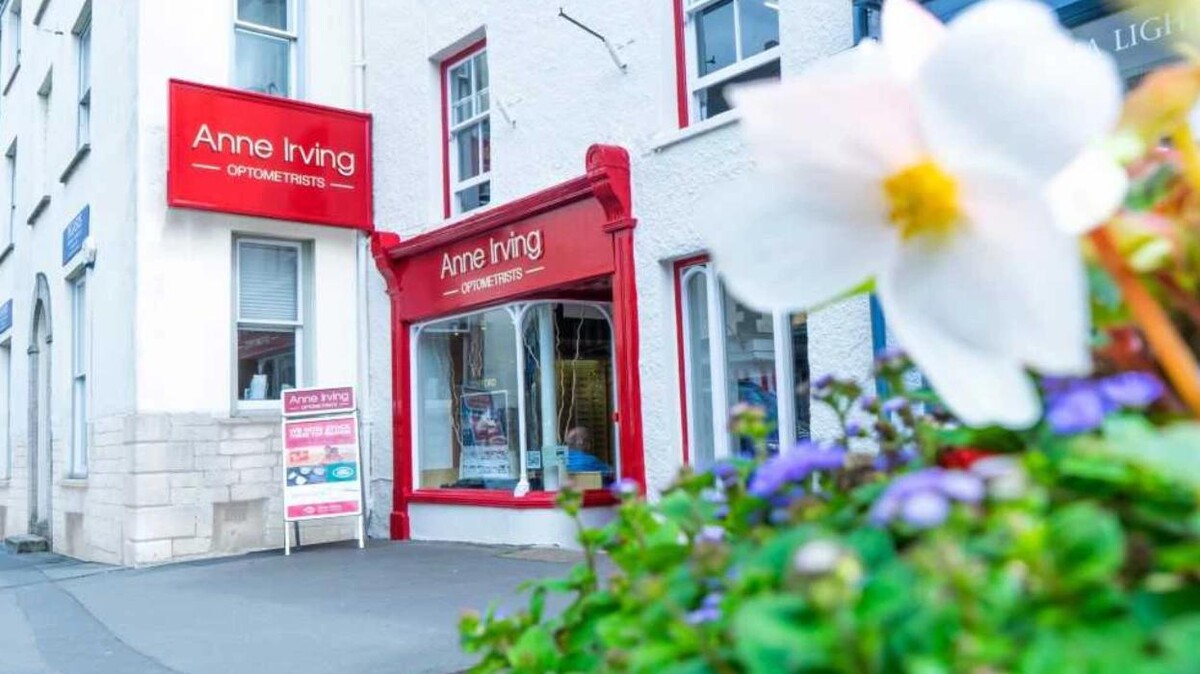 Images Anne Irving Optometrists