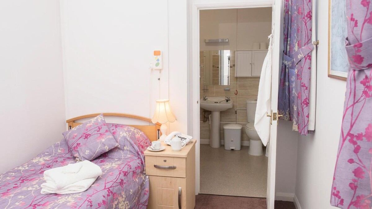 Images Pendean House Care Home - Bupa