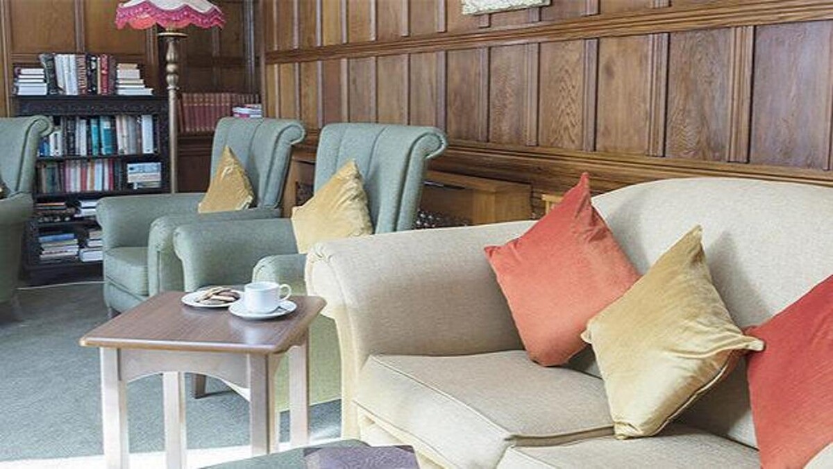 Images Pendean House Care Home - Bupa