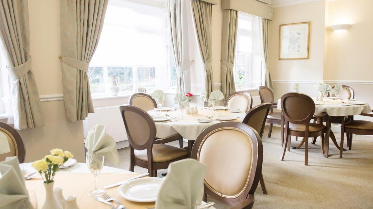 Images Pendean House Care Home - Bupa