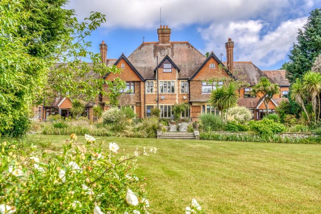 Images Pendean House Care Home - Bupa