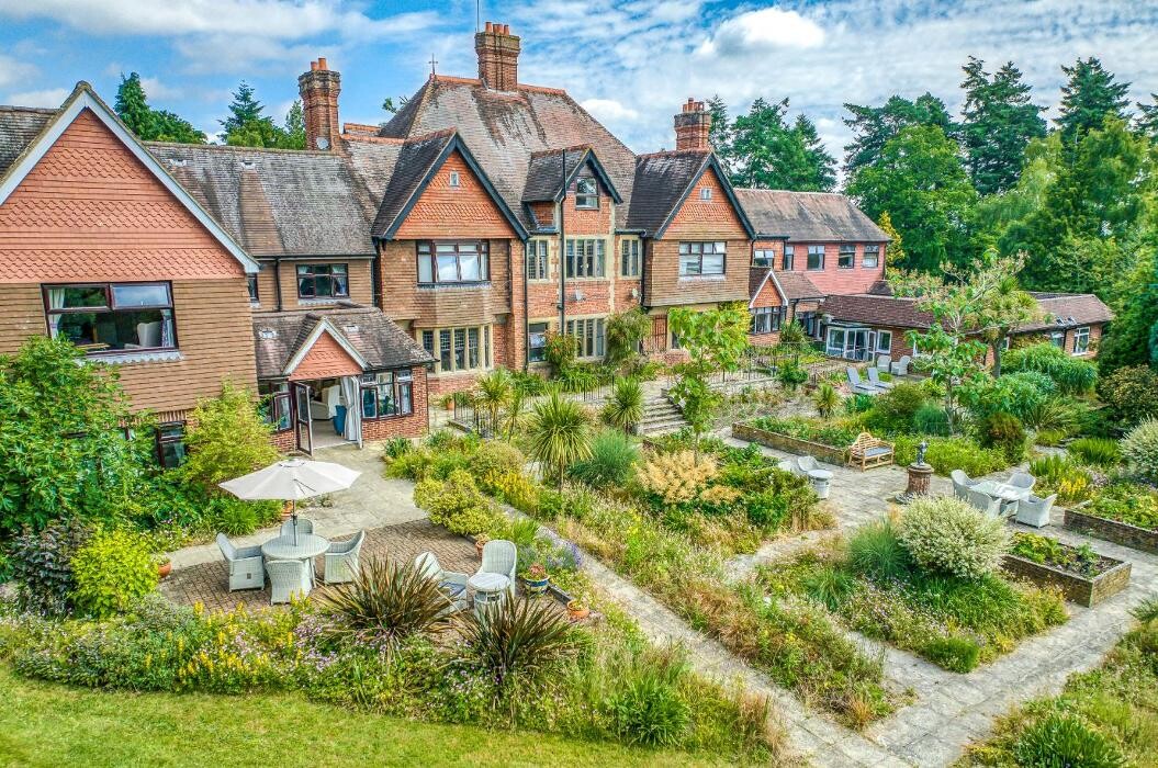Images Pendean House Care Home - Bupa