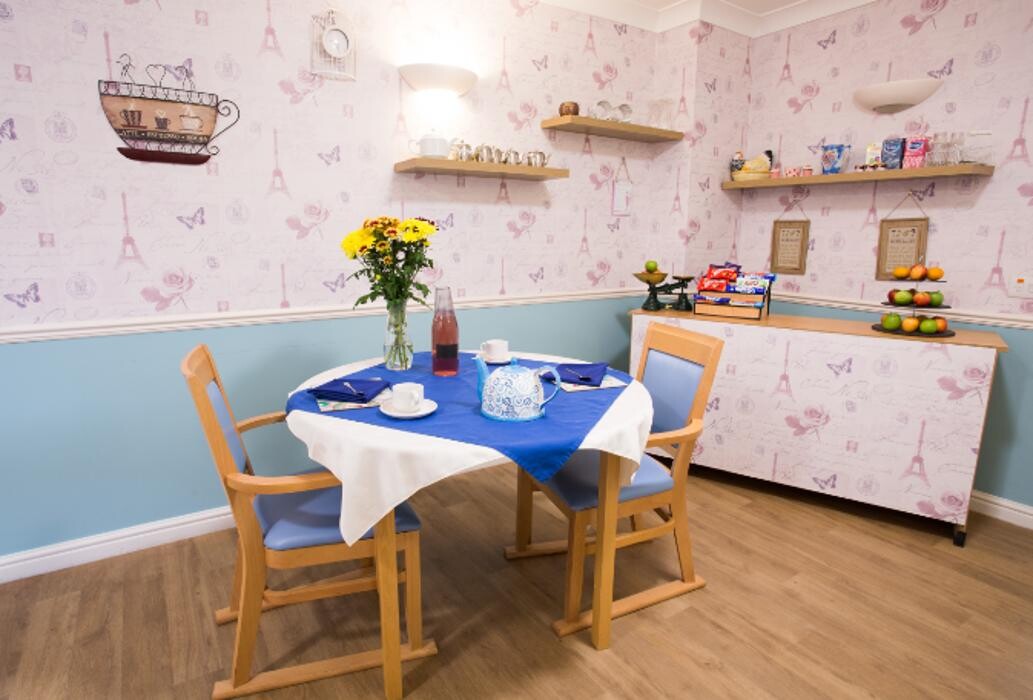 Images Thatcham Court Care Home - Bupa