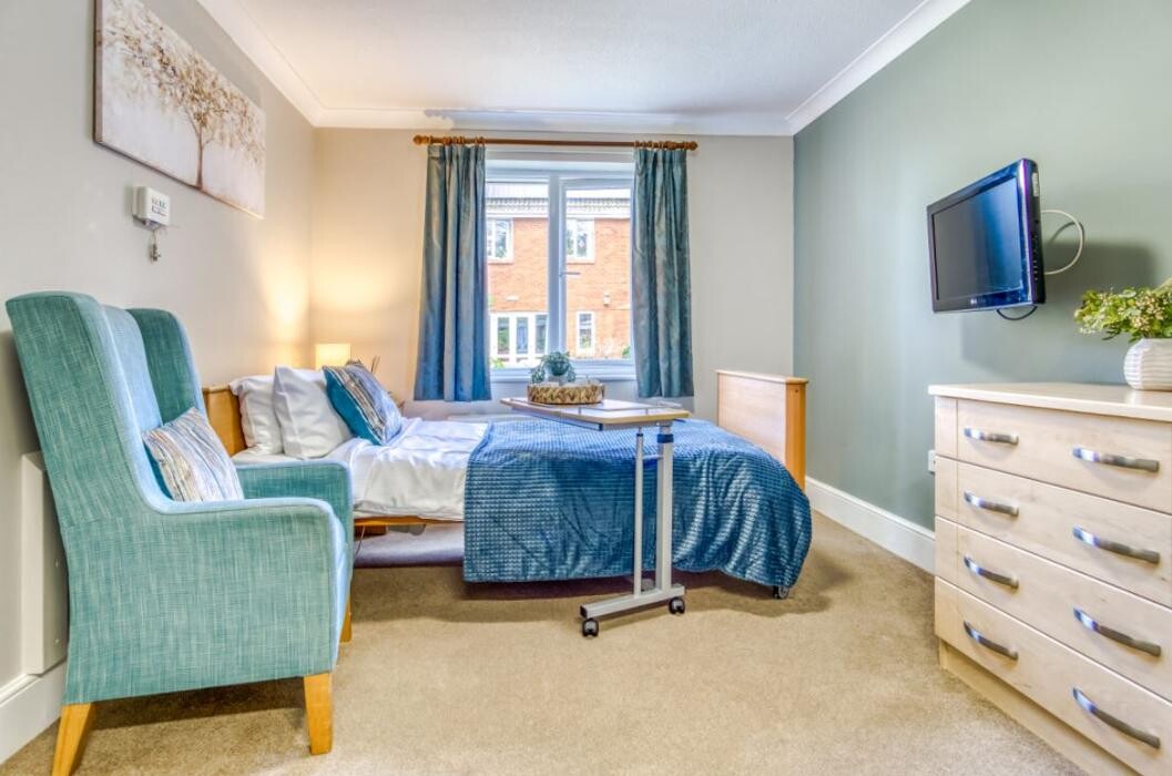 Images Trowbridge Oaks Care Home - Bupa