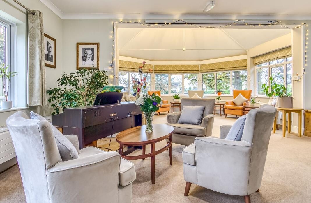 Images Trowbridge Oaks Care Home - Bupa