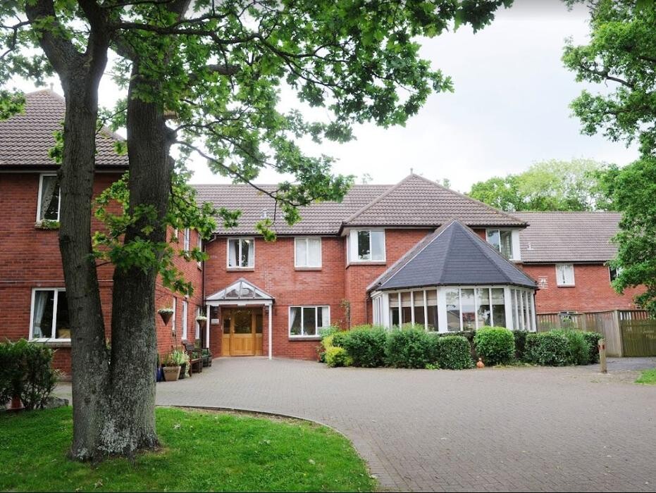 Images Trowbridge Oaks Care Home - Bupa