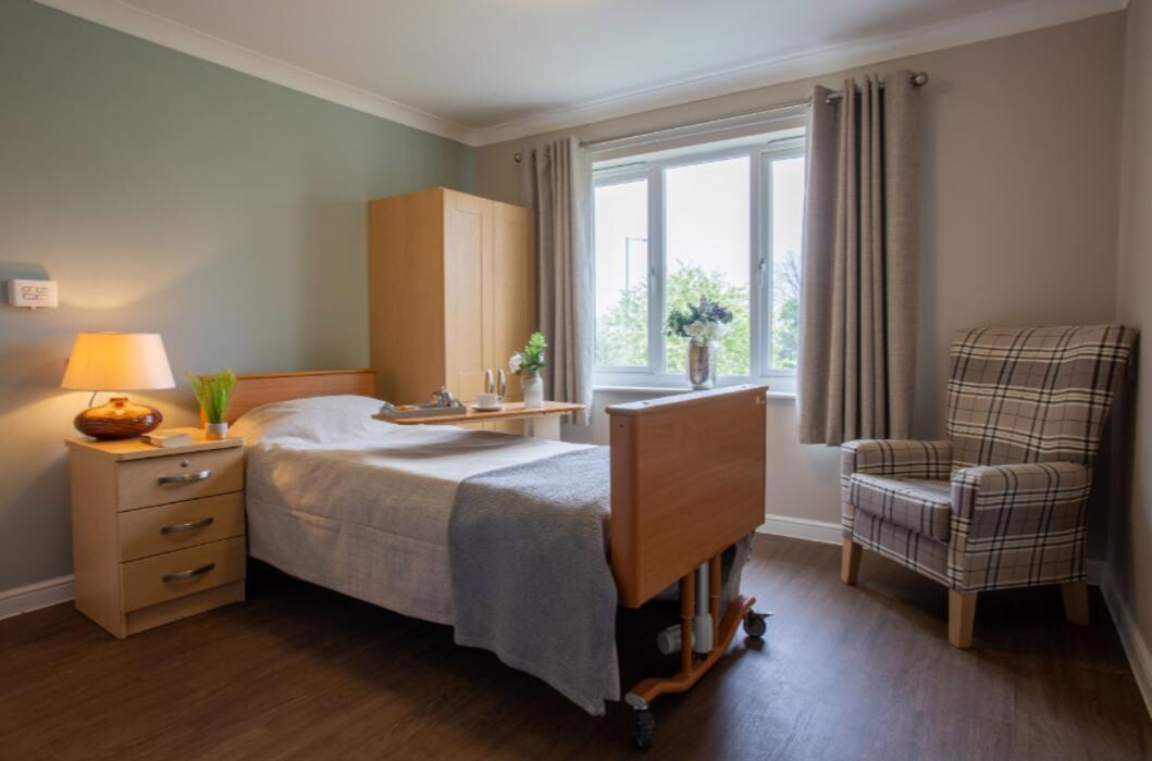 Images Heathbrook House Care Home - Bupa