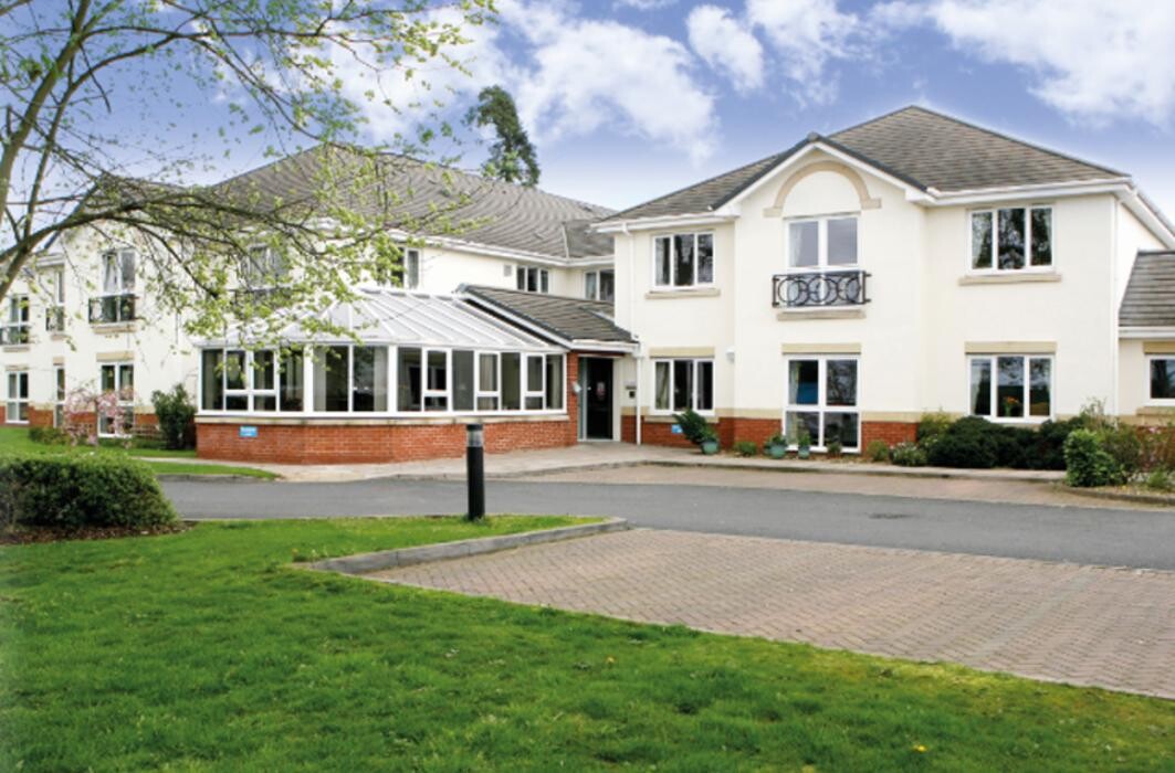 Images Heathbrook House Care Home - Bupa