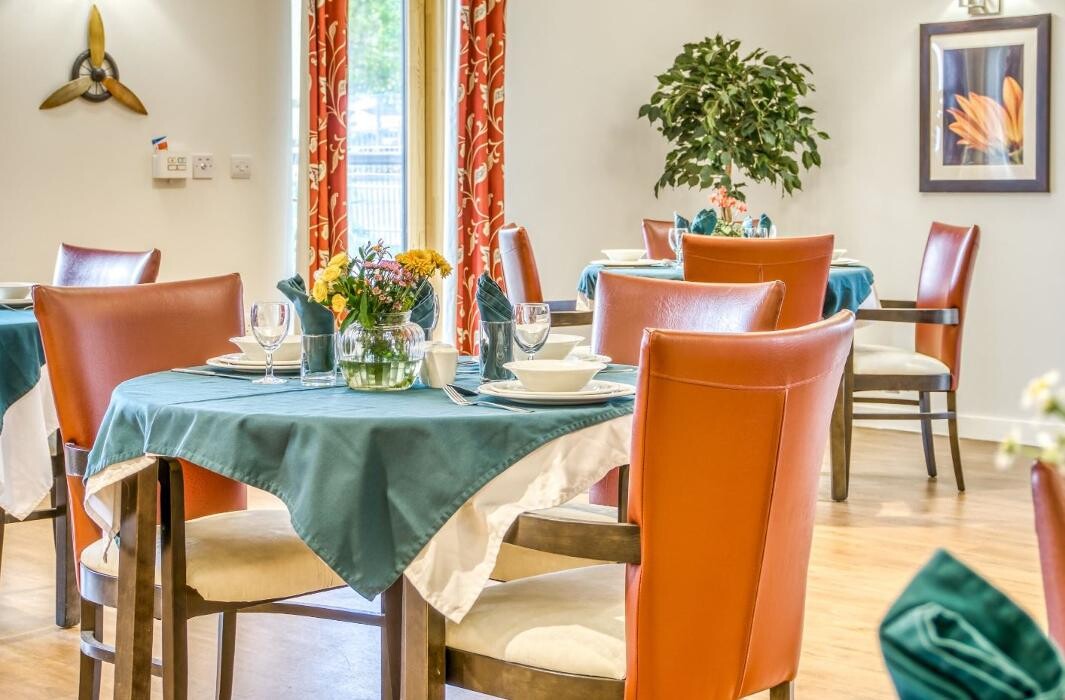 Images Dean Wood Care Home - Bupa