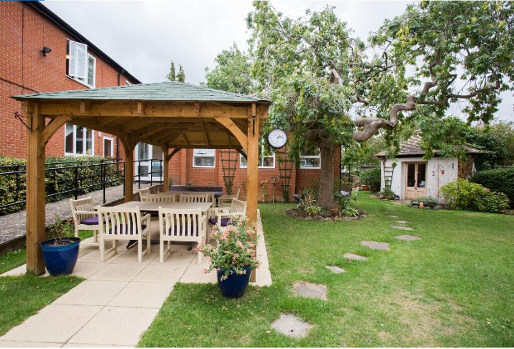 Images Green Gates Care Home - Bupa