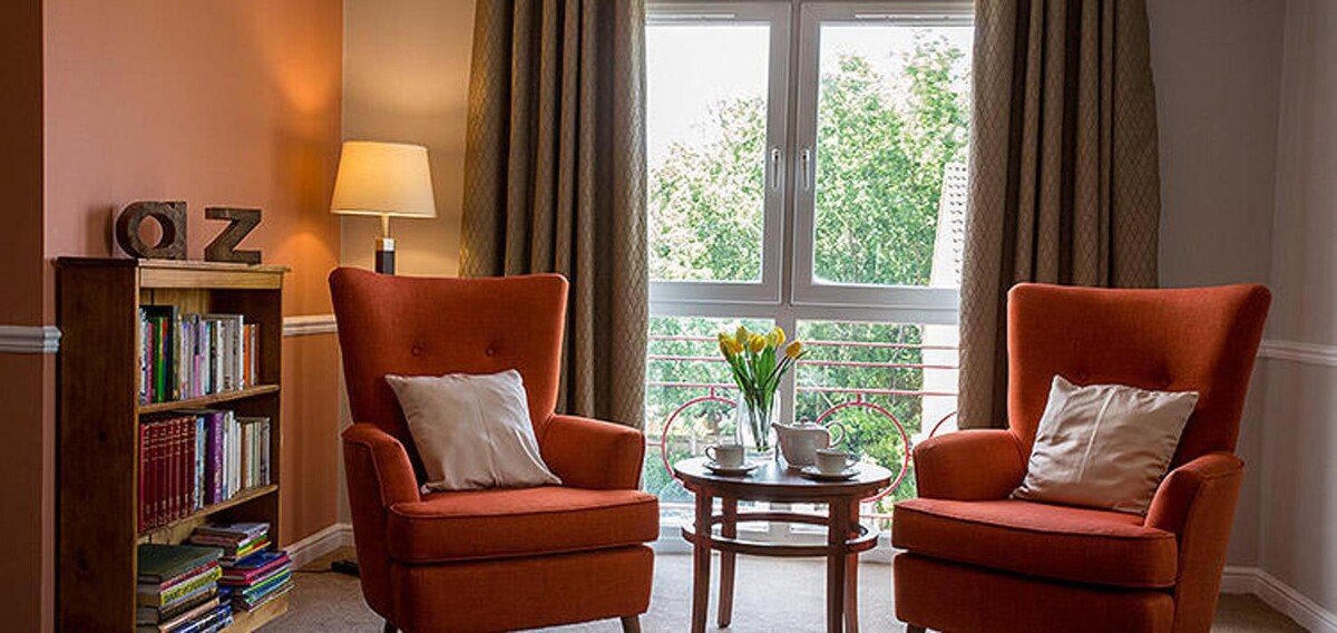 Images Knights' Grove Care Home - Bupa