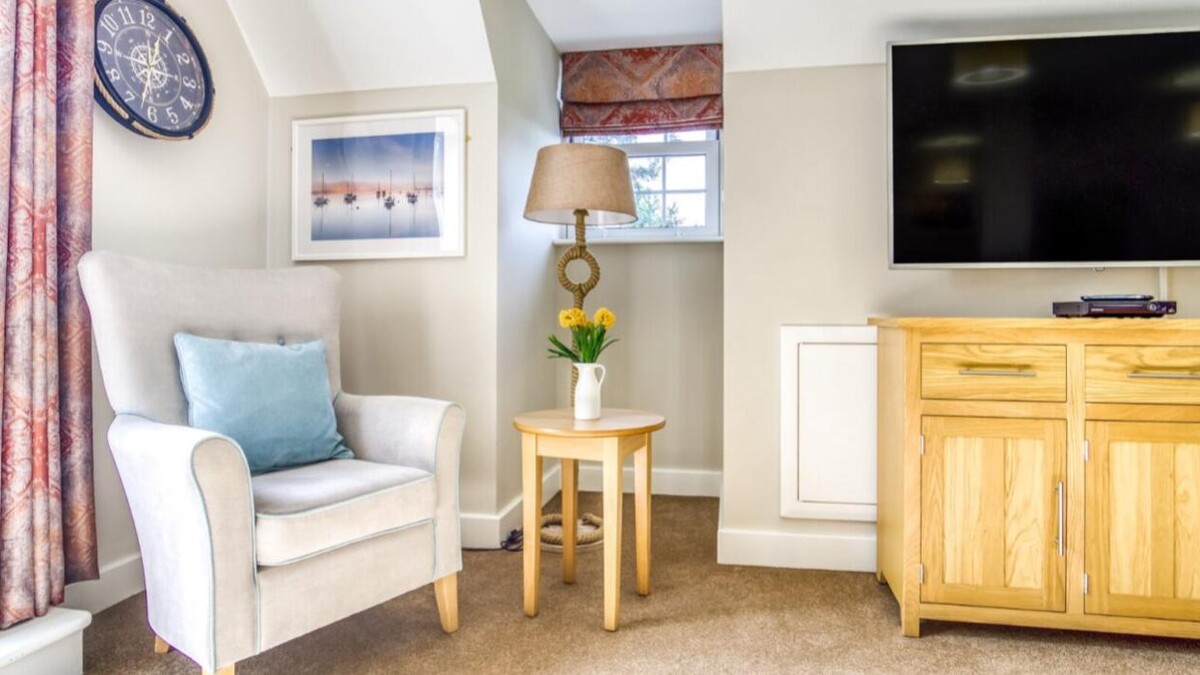 Images The Lindsay Bupa Care Home - CQC rated 'Good'